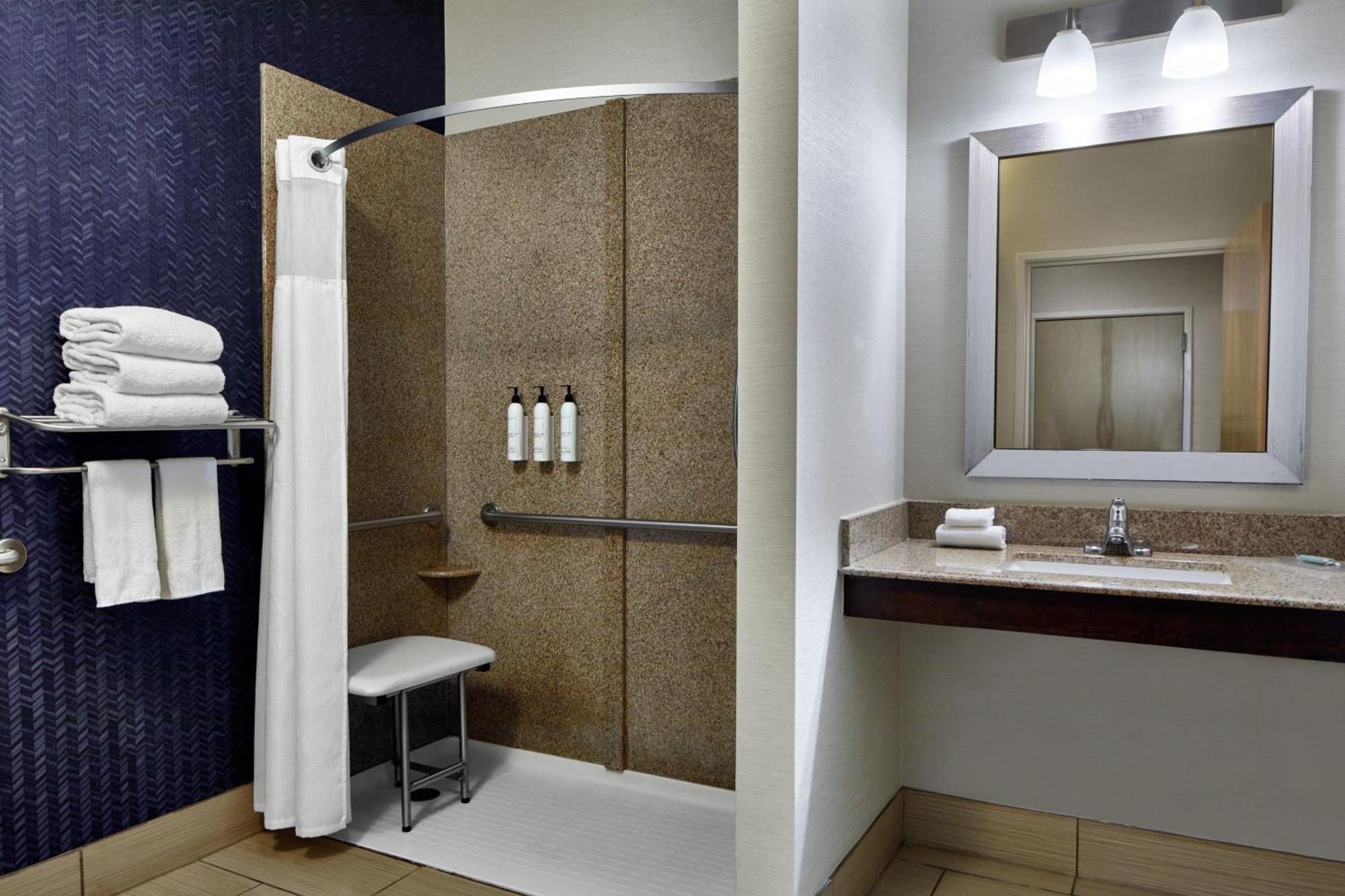 Hotel Fairfield & By Marriott 3*