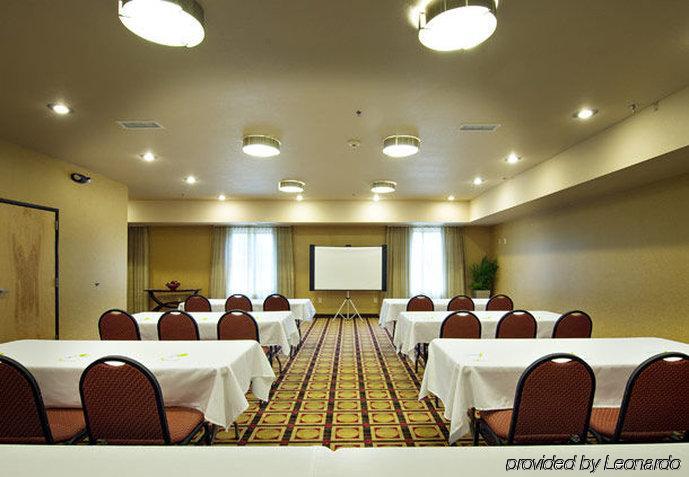 Hotel Fairfield & By Marriott 3*