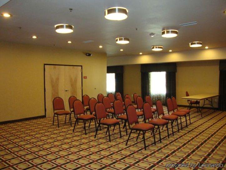 Hotel Fairfield & By Marriott 3*